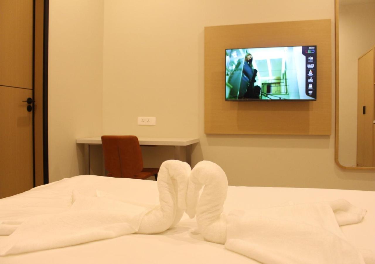Ixoras Hotel Lemba Kinshasa Bagian luar foto