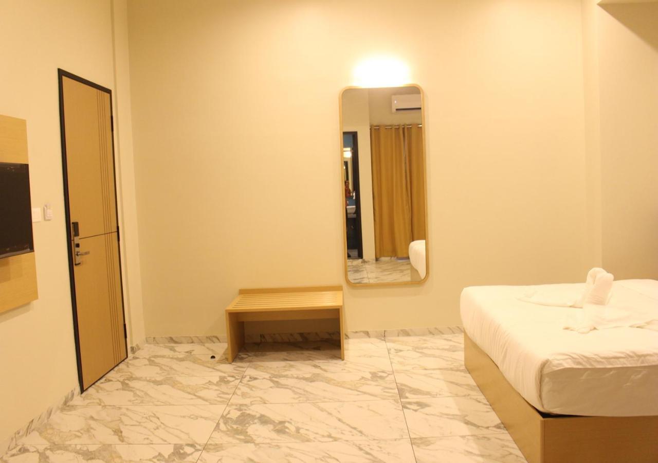 Ixoras Hotel Lemba Kinshasa Bagian luar foto