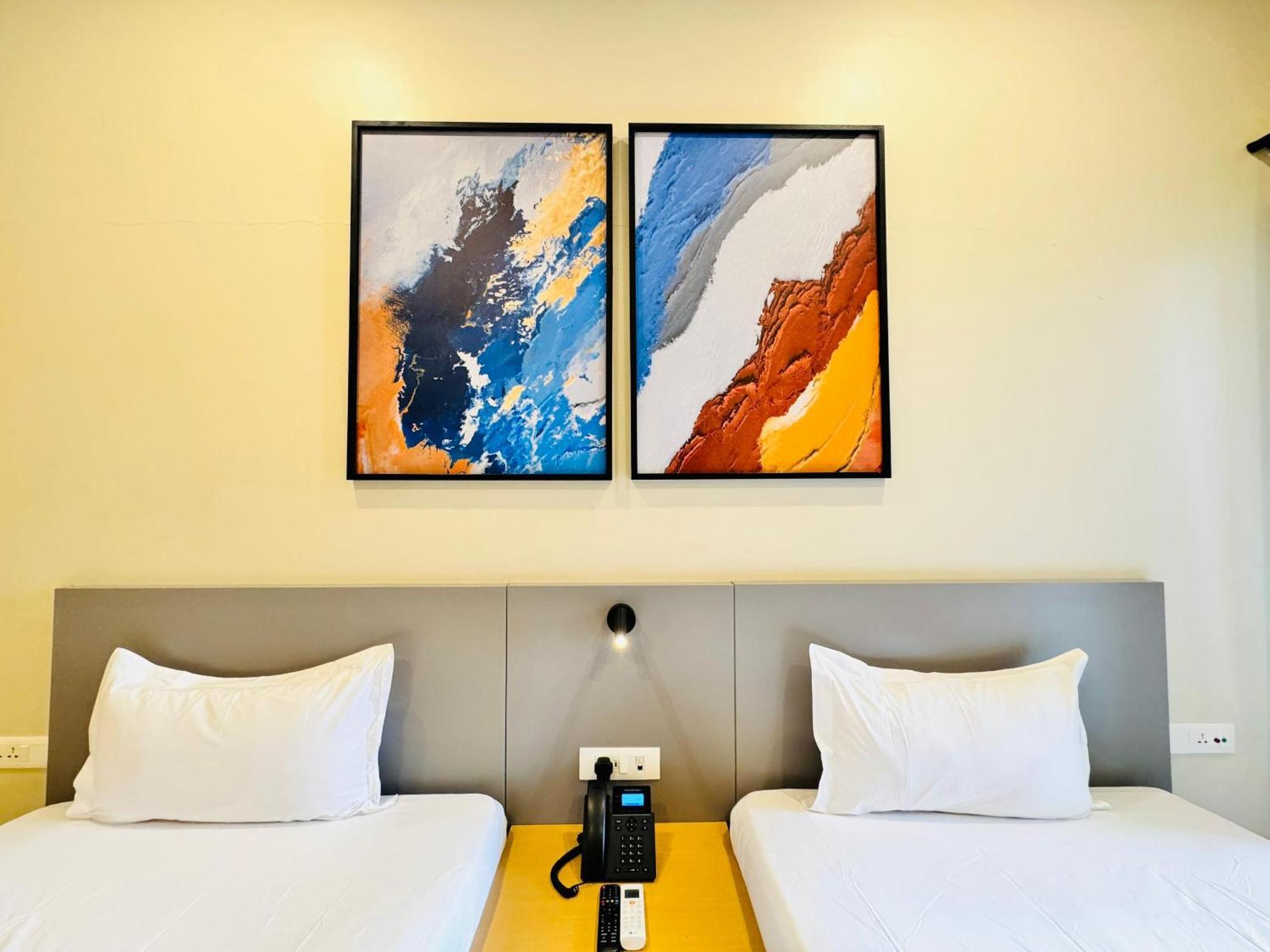 Ixoras Hotel Lemba Kinshasa Bagian luar foto