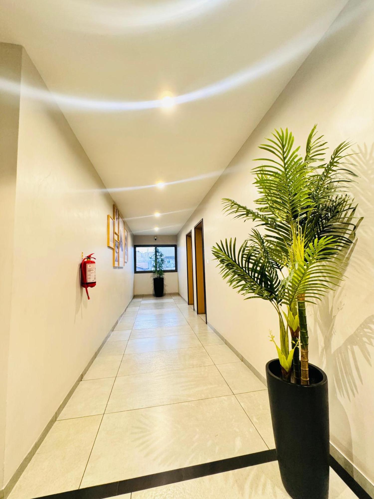 Ixoras Hotel Lemba Kinshasa Bagian luar foto