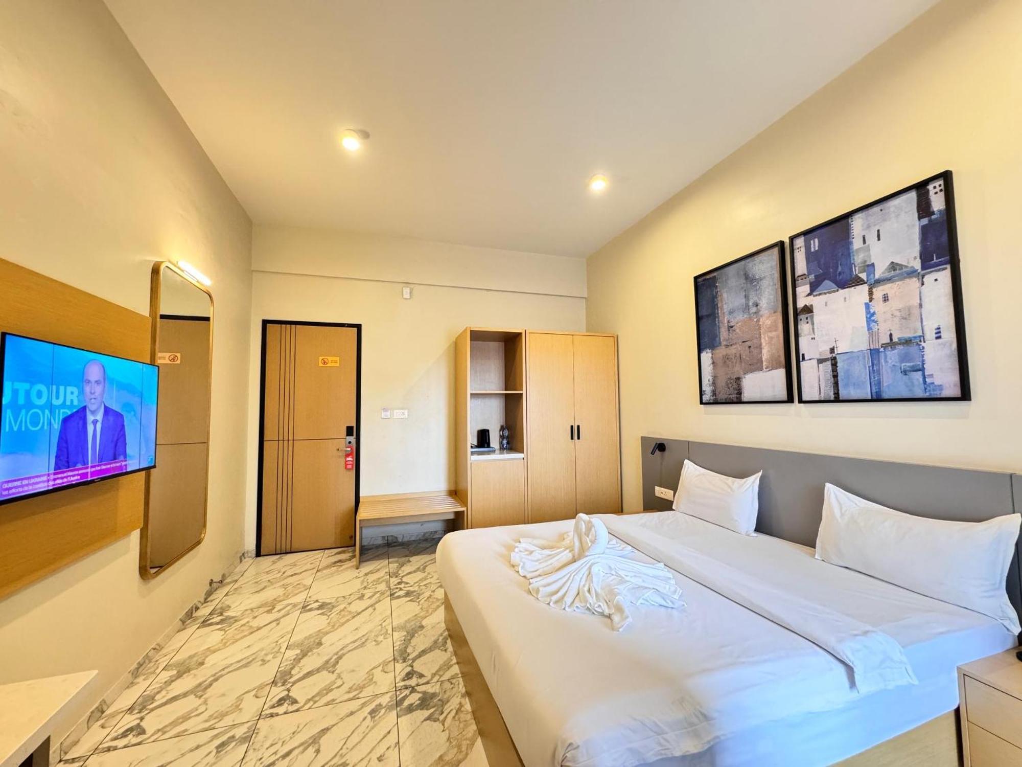 Ixoras Hotel Lemba Kinshasa Bagian luar foto